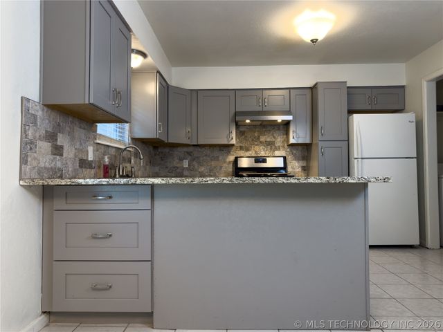 23712 E 104th Street S, Broken Arrow, OK 74014
