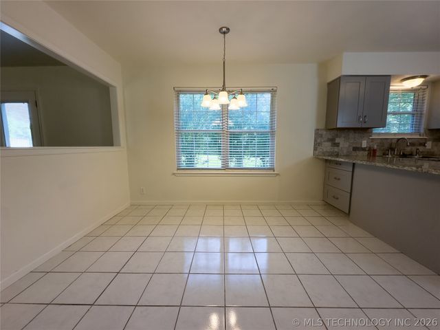 23712 E 104th Street S, Broken Arrow, OK 74014