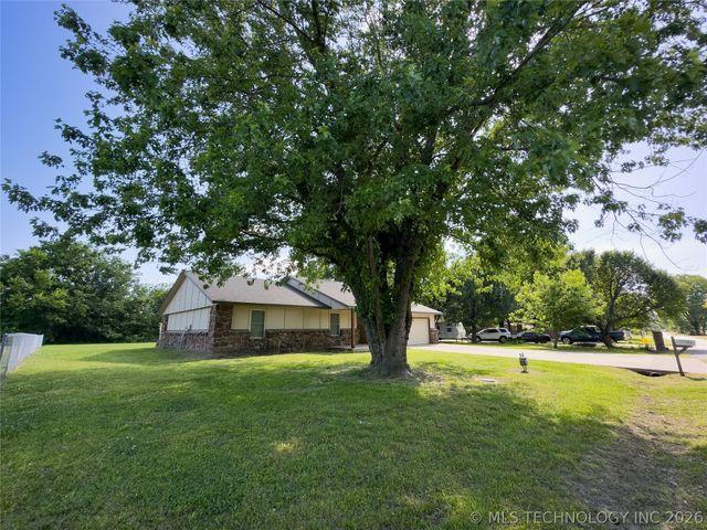 23712 E 104th Street S, Broken Arrow, OK 74014