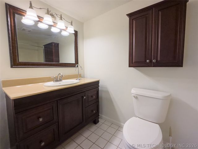 23712 E 104th Street S, Broken Arrow, OK 74014