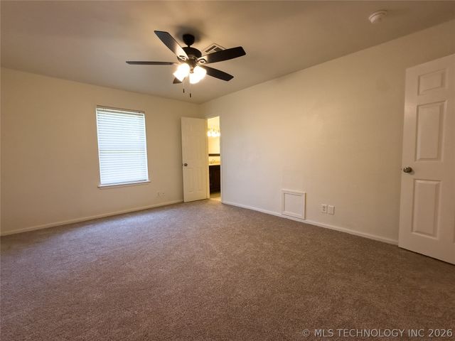 23712 E 104th Street S, Broken Arrow, OK 74014
