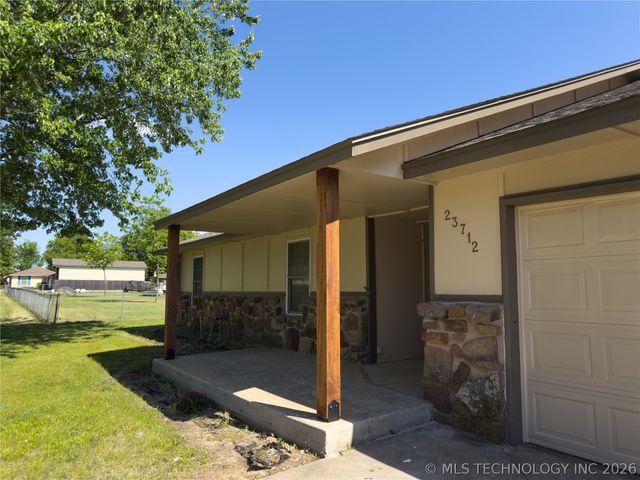23712 E 104th Street S, Broken Arrow, OK 74014