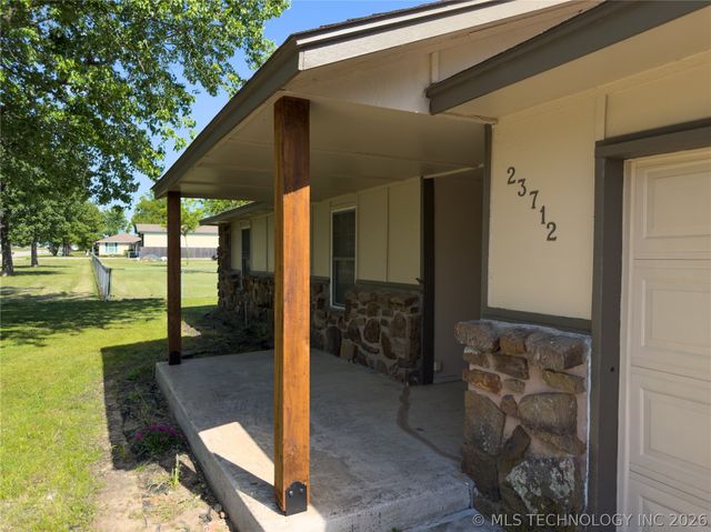 23712 E 104th Street S, Broken Arrow, OK 74014