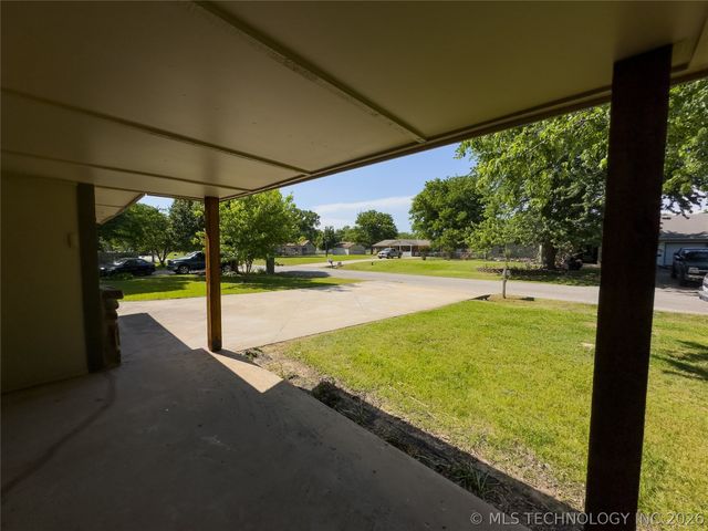 23712 E 104th Street S, Broken Arrow, OK 74014