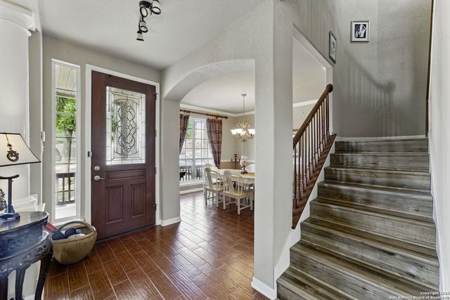 2106 Laurel Pt, San Antonio, TX 78260