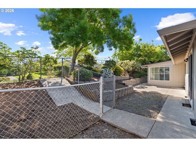 7400 Sw 172ND Ave, Beaverton, OR 97007