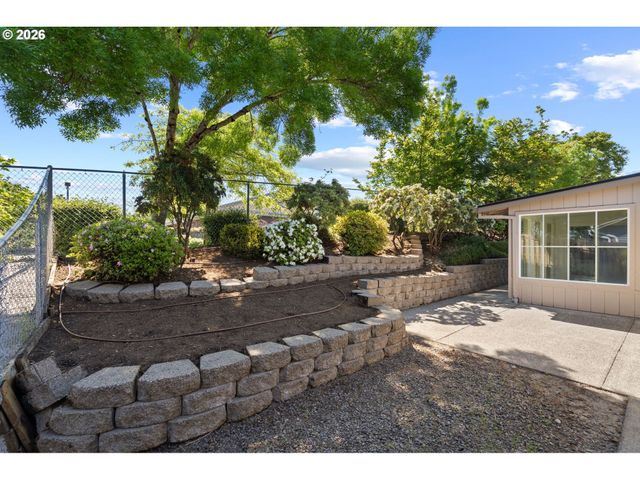 7400 Sw 172ND Ave, Beaverton, OR 97007