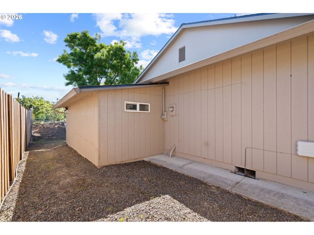7400 Sw 172ND Ave, Beaverton, OR 97007