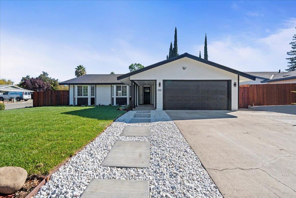 7836 Wintergreen Dr, Citrus Heights, CA 95610