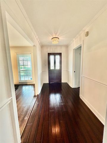 823 Wycliffe Drive, Houston, TX 77079