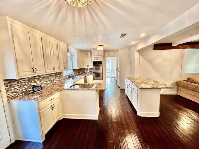 823 Wycliffe Drive, Houston, TX 77079