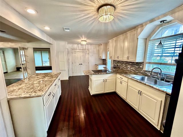 823 Wycliffe Drive, Houston, TX 77079