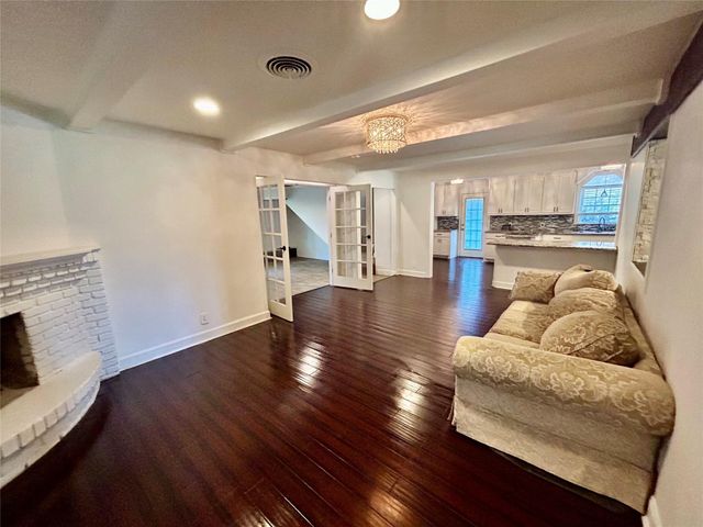 823 Wycliffe Drive, Houston, TX 77079