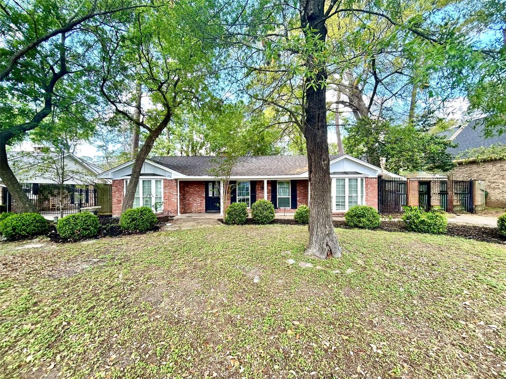 823 Wycliffe Drive, Houston, TX 77079
