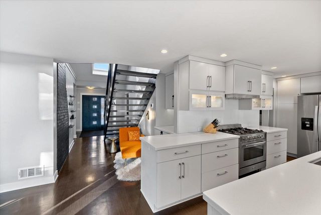 2533 Lakeshore DRIVE, Sheboygan, WI 53081