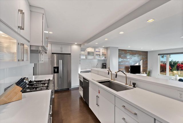 2533 Lakeshore DRIVE, Sheboygan, WI 53081