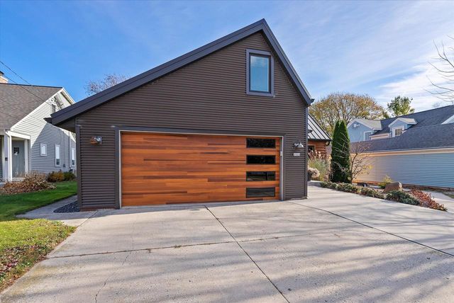 2533 Lakeshore DRIVE, Sheboygan, WI 53081