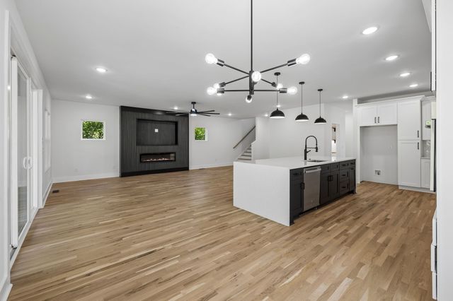 3826 Saunders Ave, Nashville, TN 37216