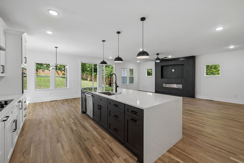 3826 Saunders Ave, Nashville, TN 37216