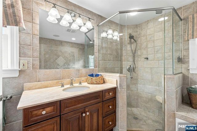 149 Palisade Avenue, Emerson, NJ 07630
