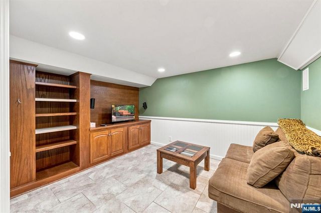 149 Palisade Avenue, Emerson, NJ 07630