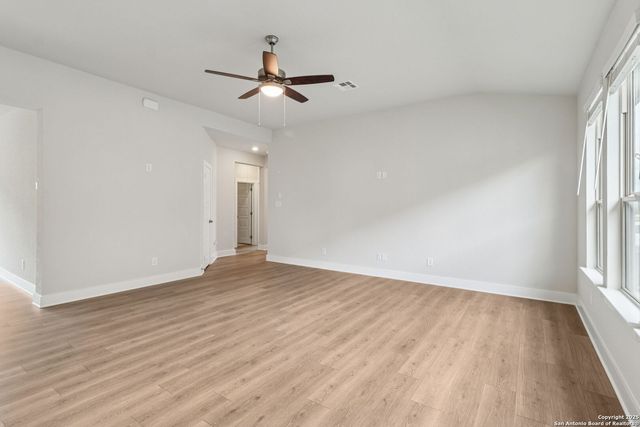 122 Barton Point, Cibolo, TX 78108
