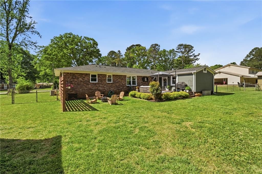 Image 24 of property listing at 915 Pine Manor, Marietta, GA 30066