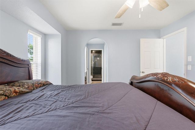 520 MERIDAN AVENUE NW, Port Charlotte, FL 33952