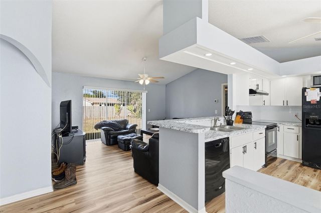 520 MERIDAN AVENUE NW, Port Charlotte, FL 33952