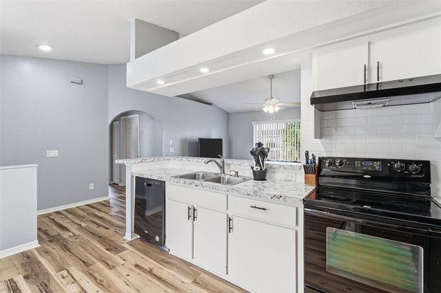 520 MERIDAN AVENUE NW, Port Charlotte, FL 33952