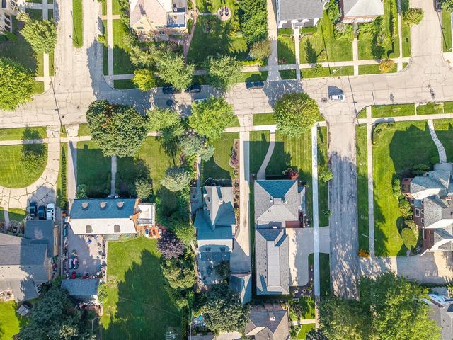 6846 3rd AVENUE, Kenosha, WI 53143
