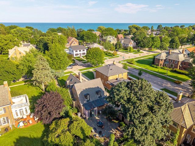 6846 3rd AVENUE, Kenosha, WI 53143