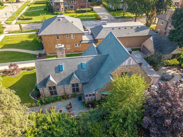 6846 3rd AVENUE, Kenosha, WI 53143