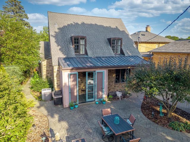 6846 3rd AVENUE, Kenosha, WI 53143