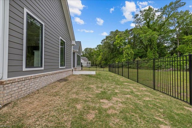 27 Serenity LN, Suffolk, VA 23433