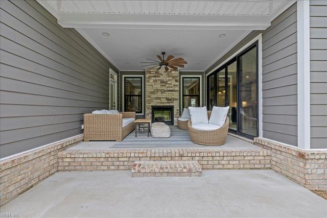 27 Serenity LN, Suffolk, VA 23433