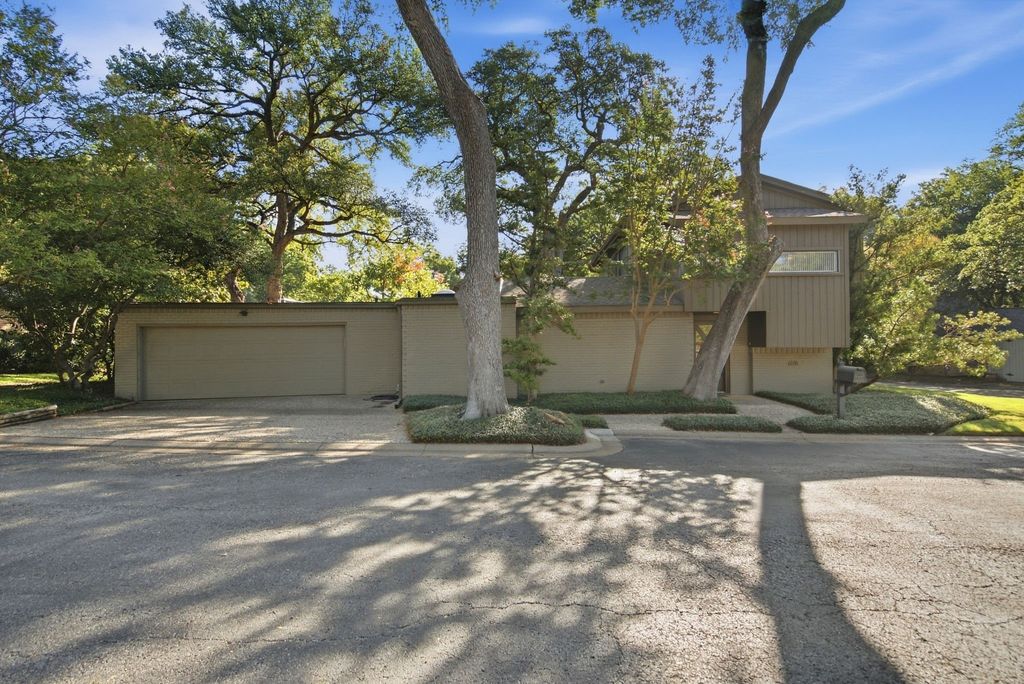 6128 Plum Valley Place, Fort Worth, TX 76116
