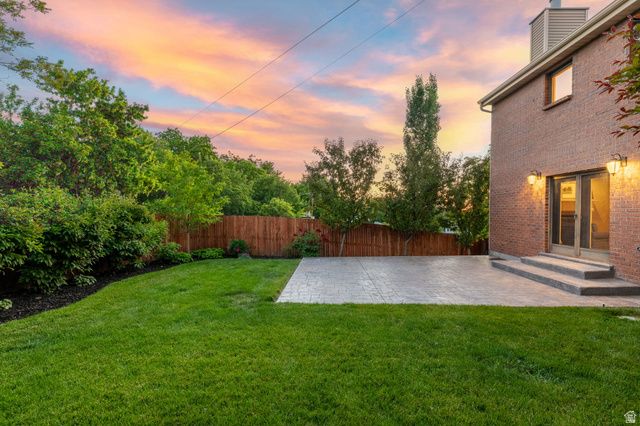 3226 E HAMPTON CT, Holladay, UT 84124