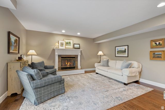 3226 E HAMPTON CT, Holladay, UT 84124