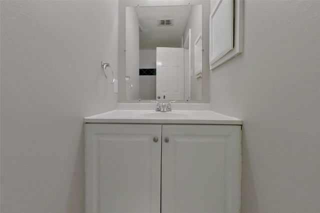 3446 Edgecreek Drive, Houston, TX 77066