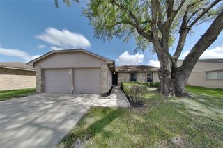 3446 Edgecreek Drive, Houston, TX 77066