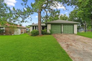 4704 Coachman Drive, Baytown, TX 77521