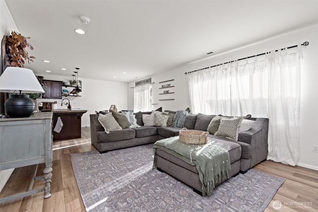 8212 153rd Street Ct E, Puyallup, WA 98375