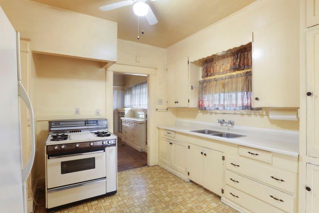 1428 W Harding Way, Stockton, CA 95203