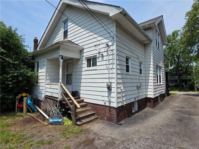 3270 Berkshire Road, Cleveland Heights, OH 44118