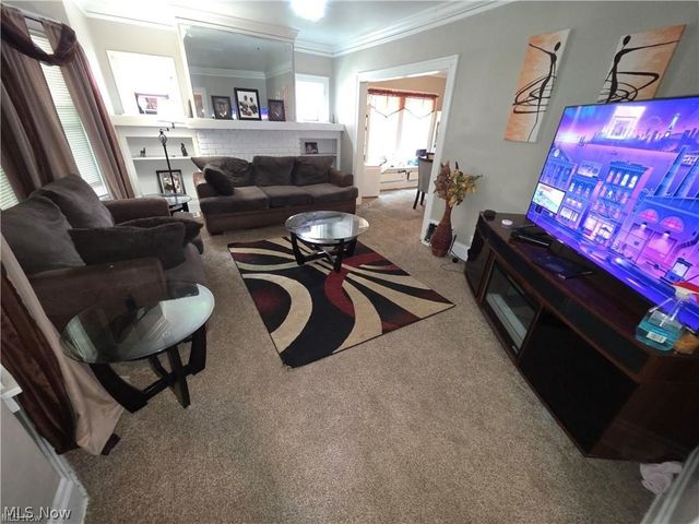 3270 Berkshire Road, Cleveland Heights, OH 44118