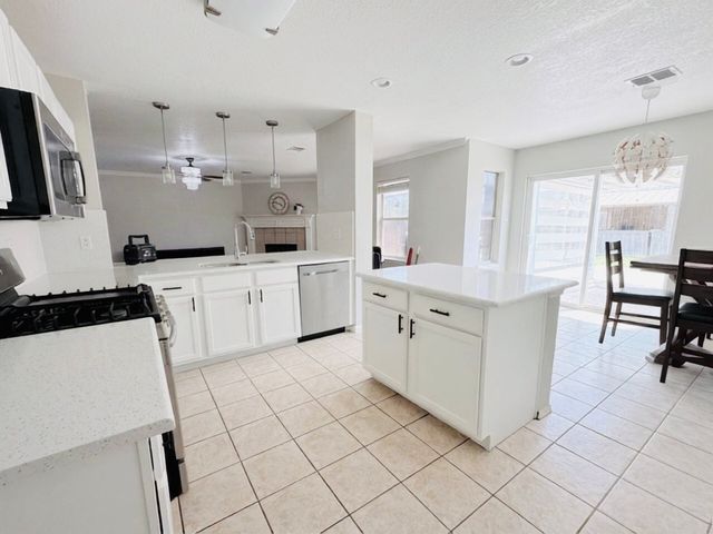 7405 Lake Whitney Drive, Arlington, TX 76002