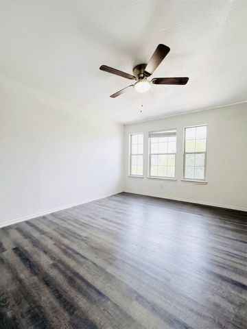 7405 Lake Whitney Drive, Arlington, TX 76002