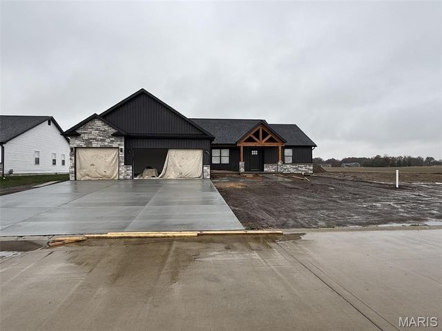1004 Brianna Court, Jerseyville, IL 62052