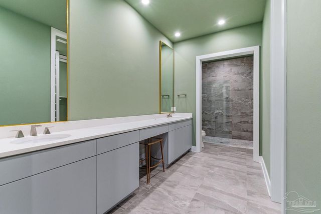 1471 E Moreno St, Pensacola, FL 32503